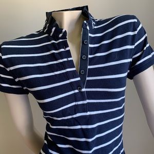 🦋✨ 2/15$ TOPS ✨🦋
Nautica striped polo top